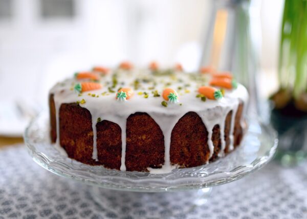 cake, carrot cake, cake stand-4890393.jpg