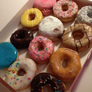 donuts, fun, sugar-179248.jpg
